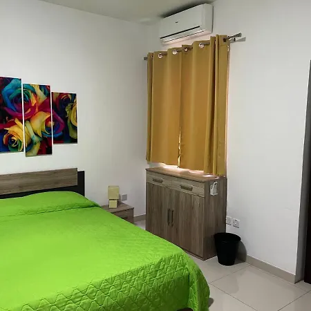 Apartment Claire's Court Marsaxlokk